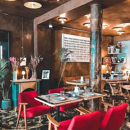 La Nouvelle Republique & Hammam Hotel